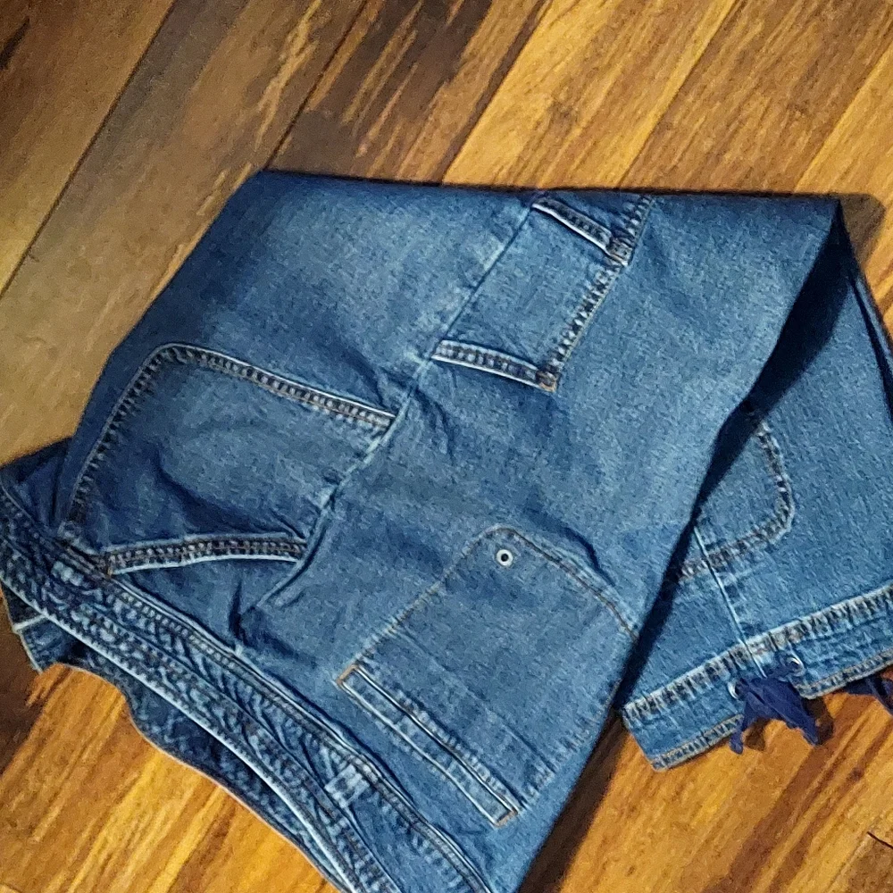 Coldwater Creek Women's Capris - Picture 9 of 9